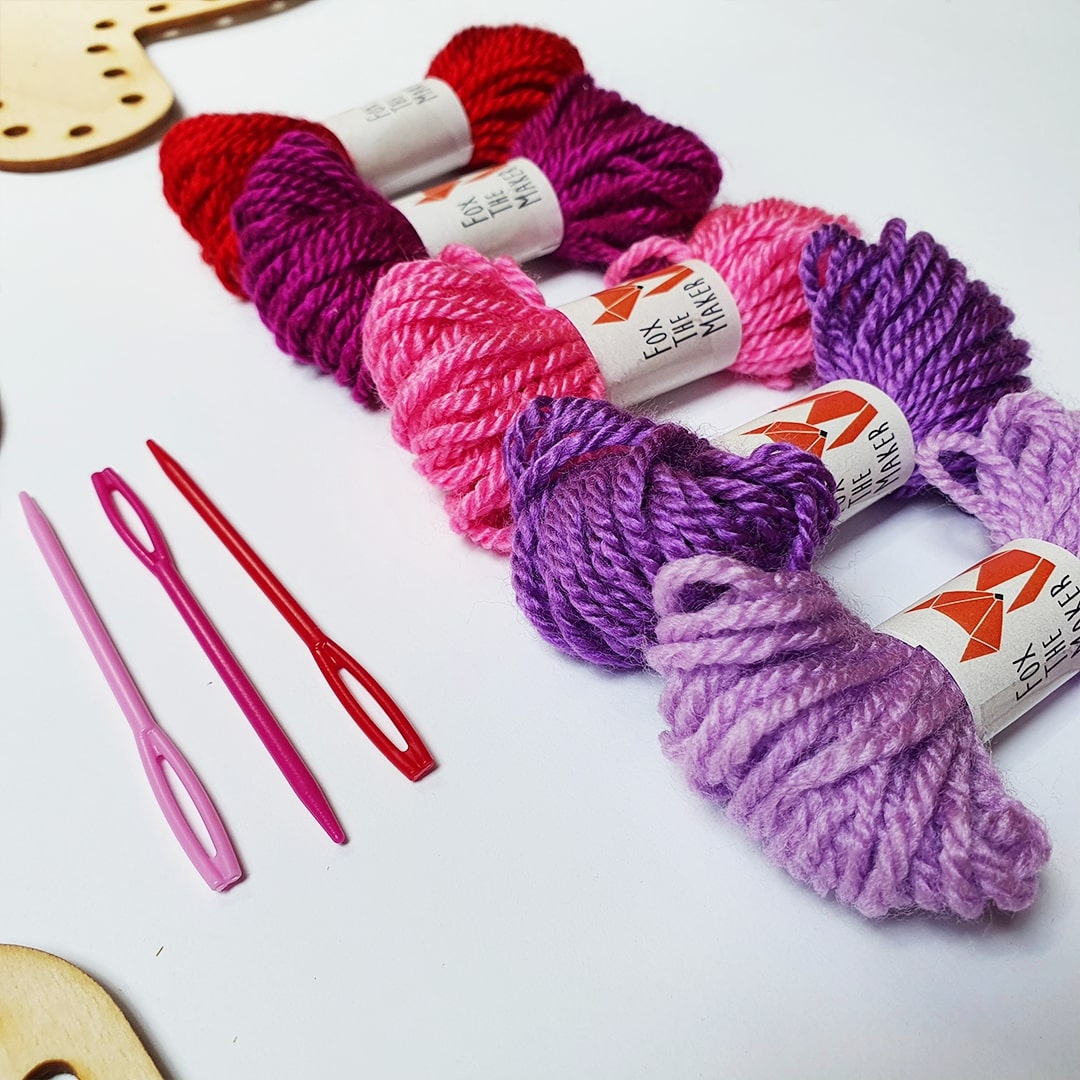 Festboks "Broderte trebokstaver"