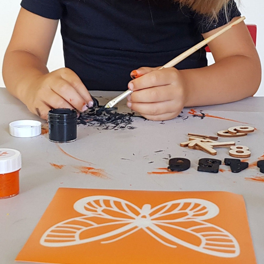 "Uztaisi pulksteni" radošā kaste