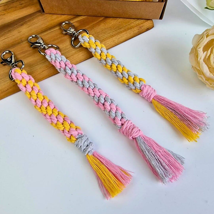 Round macrame keychain